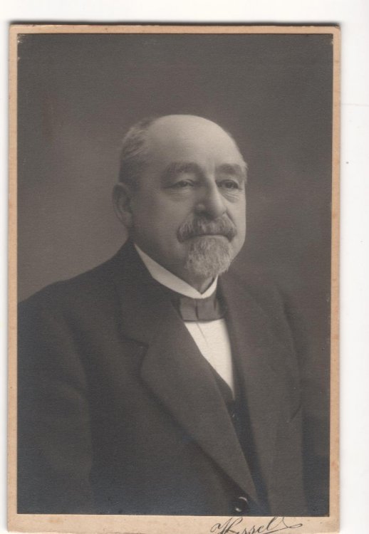 Johan Henrik Koen. Aslaugs onkel. Far til titti og Gudrun.jpg