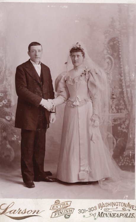 8. Ingeborg Solheim og hennes svenskfødte mann. Fotografert i Minneapolis.jpg