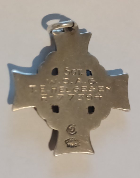 Memorial Cross Bakside.jpg